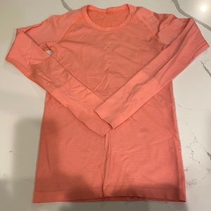 Lululemon Women’s Long Sleeve Size 4